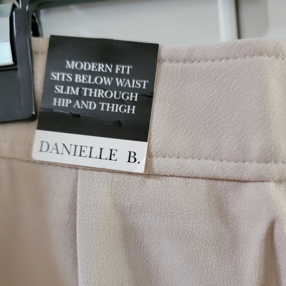 Capri Pants - Picture 10 of 12